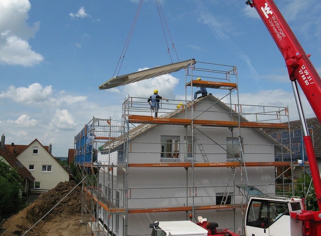 Moderniser une façade avec un bardage bois ou composite